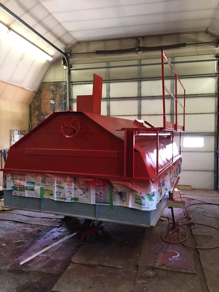 erorquist's tweet photo. @NicolasFerre1 the guy we sold our 5500 to built his own roof. https://t.co/t1PKHQxG3Z