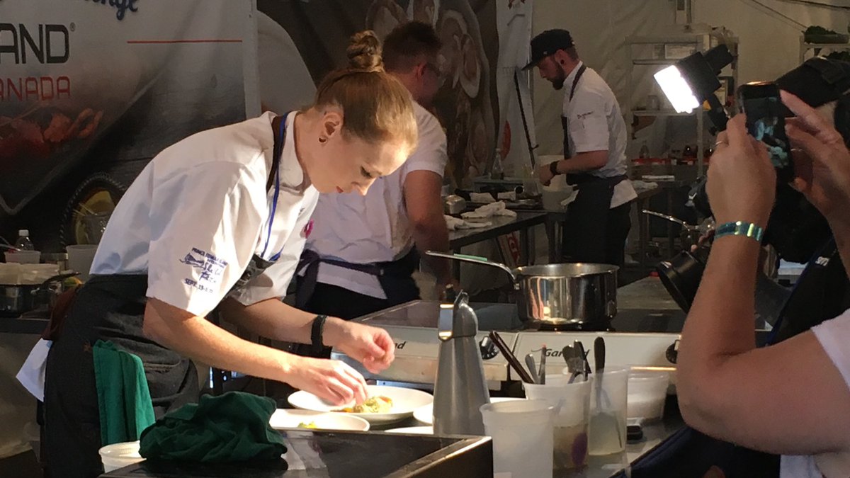 CICPEI's tweet image. An awesome afternoon at the @PEI_Shellfish festival. We’ve got 3 grads competing in the @garland_canada international #ChefChallenge!