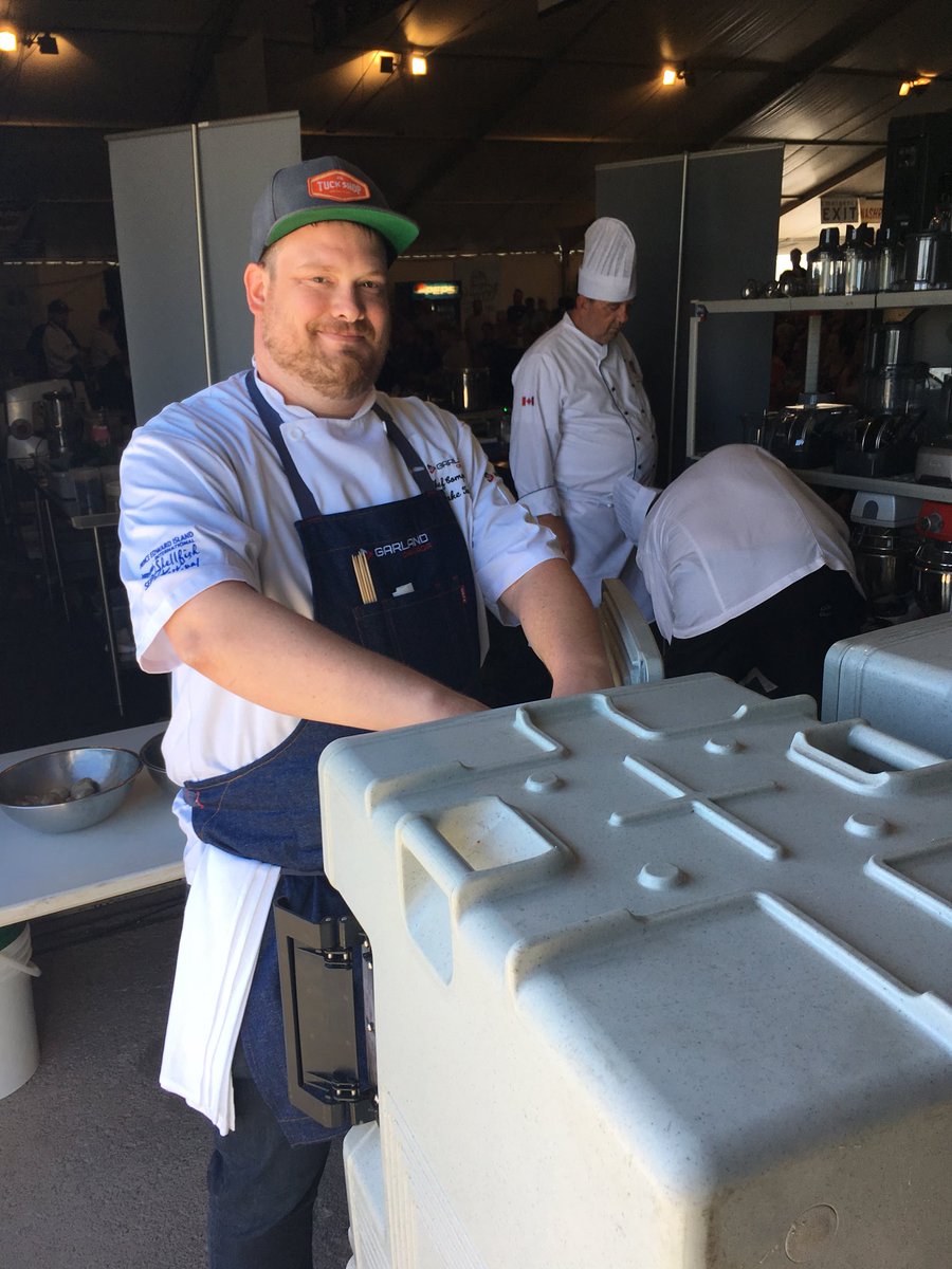 CICPEI's tweet image. An awesome afternoon at the @PEI_Shellfish festival. We’ve got 3 grads competing in the @garland_canada international #ChefChallenge!