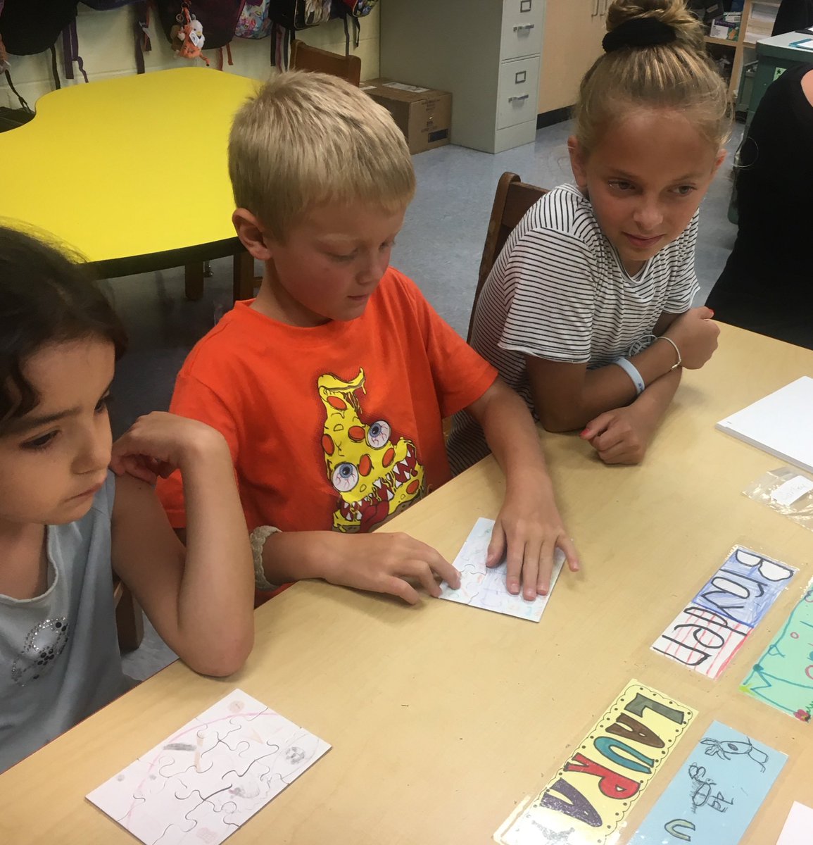 kandersen34's tweet photo. 2nd graders are so excited to meet their 6th grade buddies! It’s going to be a great year 😊📚✏️!! ⁦@southoldelem⁩ ⁦@rowsom_m⁩ ⁦@kandersen34⁩ ⁦@tpressler3⁩  ⁦ https://t.co/Bnjr8l6fFs