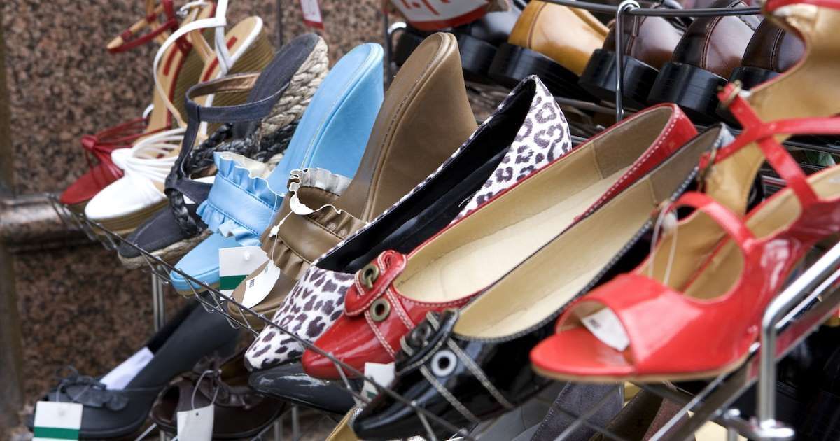 counterfind's tweet photo. Are your products in danger of being copied? This list of the 10 most counterfeited products in America will give you a great idea of the risk your business may have.. https://t.co/Oni13eVTom #Counterfeit #CounterfeitGoods #CounterFind #ecommerce #onlineshopping https://t.co/1vycGtnfh3