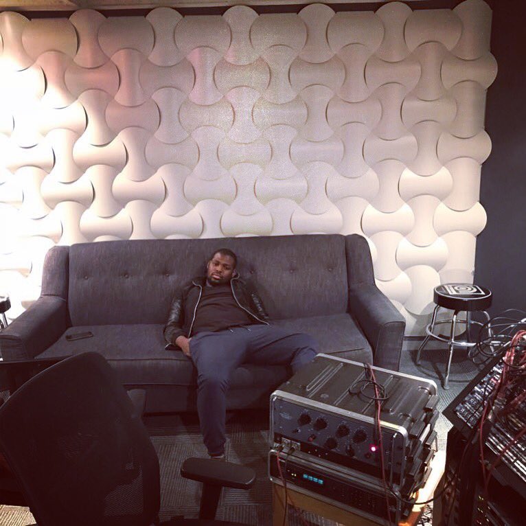 Solidee_Mix's tweet photo. #mixengineer #audio #Solidee_mix #solidee_mix_rocks #musicengineer #musicproduction #newmusic #analoggear #sslaws948 #musicstudio #recordingstudio #studiodesign #musician #musicsession #Rappers #musicartist #finalmix #production #composer #SouthAfrica #southafricanmusic https://t.co/gfJMgyDwq3