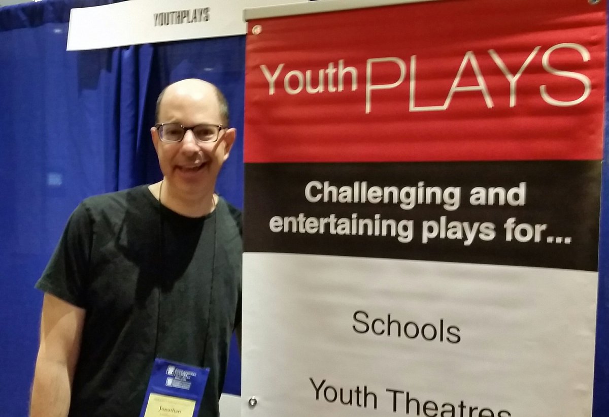 dramatistsguild's tweet image. Visiting DG Education Committee superstar Jon Dorff at the @youthplays booth at the @schooltheatre conference. #dontchangethewords