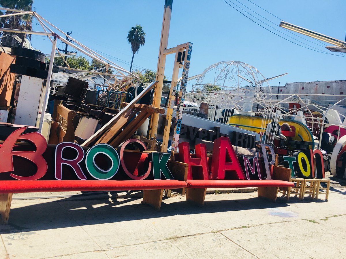 RmetropolisO's tweet image. Sending great vibes and great love to our favorite boy band!!! Come see them at their pop up store and check out their new merchandise. ❤️✌🏻👍🏻🙌🏻 ❤️#brockhampton #lapopup  #nickmetropolis @brckhmptn @JOBAISREAL @kevinabstract @henocksileshi @kevindoann @ashlangrey