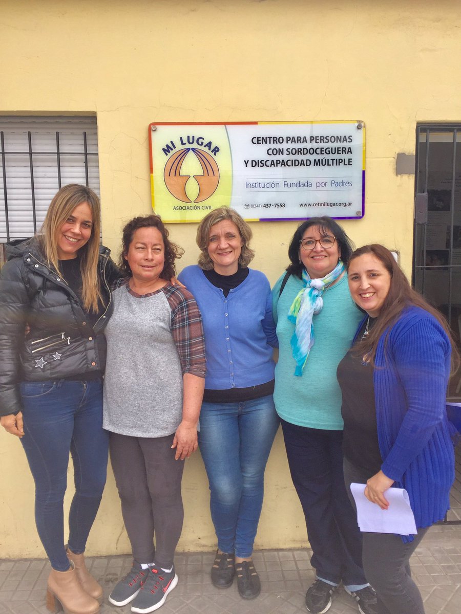 DanielaLeonTW's tweet photo. Visitamos el Centro Educativo Terapéutico Mi Lugar, único centro de la ciudad especializado en sordoceguera y discapacidad múltiple. Maria Laura y Patricia, junto a un gran equipo interdisciplinario, reciben todos los días a 18 niños y jóvenes. https://t.co/Su8pnb4AsR