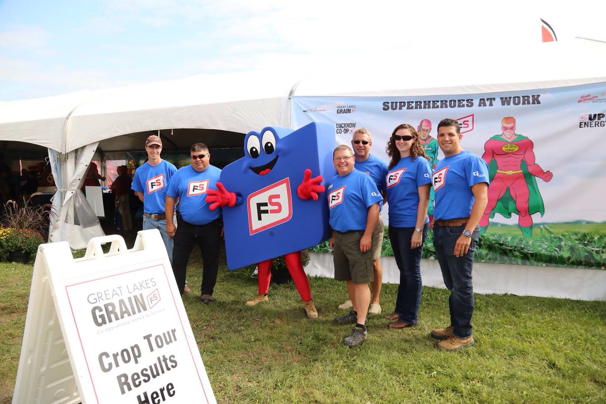 Central_ON_FS's tweet photo. Well, that's a wrap at the @GROWMARK_ONT at the @outdoorfarmshow - to all those superheroes that came by, thanks for visiting #FSSystem #AGRIS #CountyFarmCentre #Durham #FSPARTNERS #GreatLakesGrain #HuronBay #Lucknow #NorthWellington #UPIEnergy #Wanstead #FSsie #FSsuperheroes https://t.co/qA1O6D6mh8