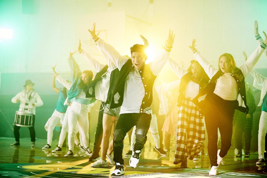 DisneyMusic's tweet photo. Dance like Mouseketeers with this super fun dance tutorial from the #ClubMickeyMouse cast and @OhMyDisney! 🎶 https://t.co/Wo6LtlYd6X https://t.co/2mJoYqIAi2