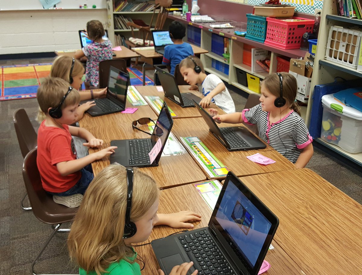 MrsTaWilliams's tweet image. After just 3 days of practice logging in with their own AD accounts, these 1st graders are ready for next week&apos;s research project about fish using #PebbleGo.  They are ready @madfrazee!  #dedication #ChromeBookmarks  @MPSAZEdTech