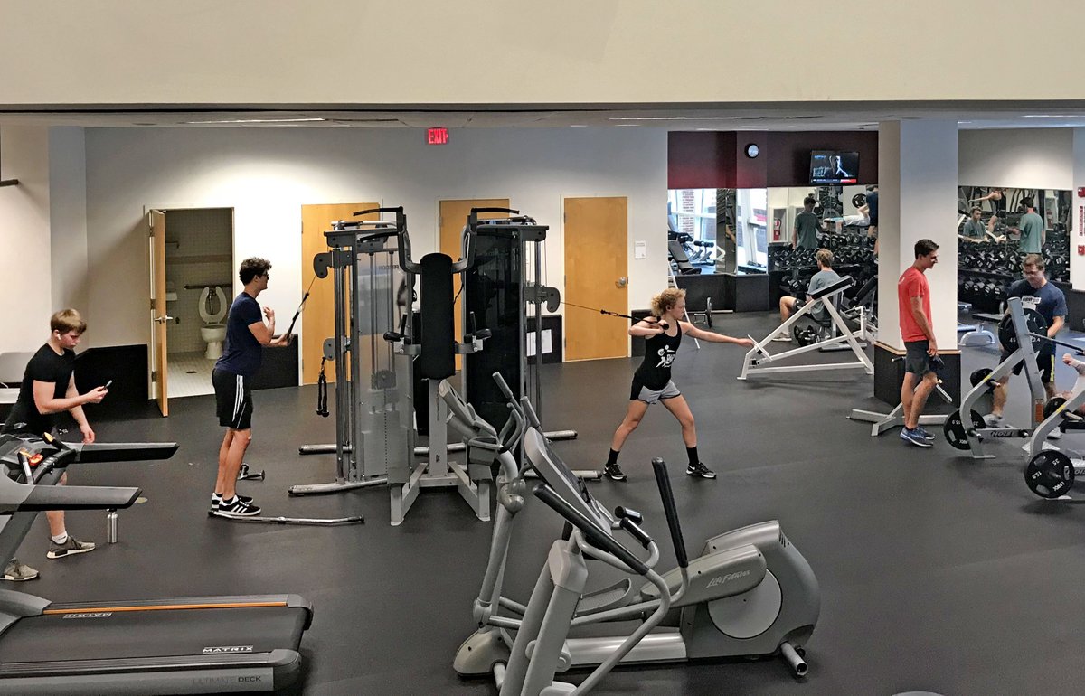 elonuniversity's tweet image. It&apos;s a bit quieter than a typical #Elon Friday, but there&apos;s still plenty of activity on campus despite the approaching storm. #elonhurricane