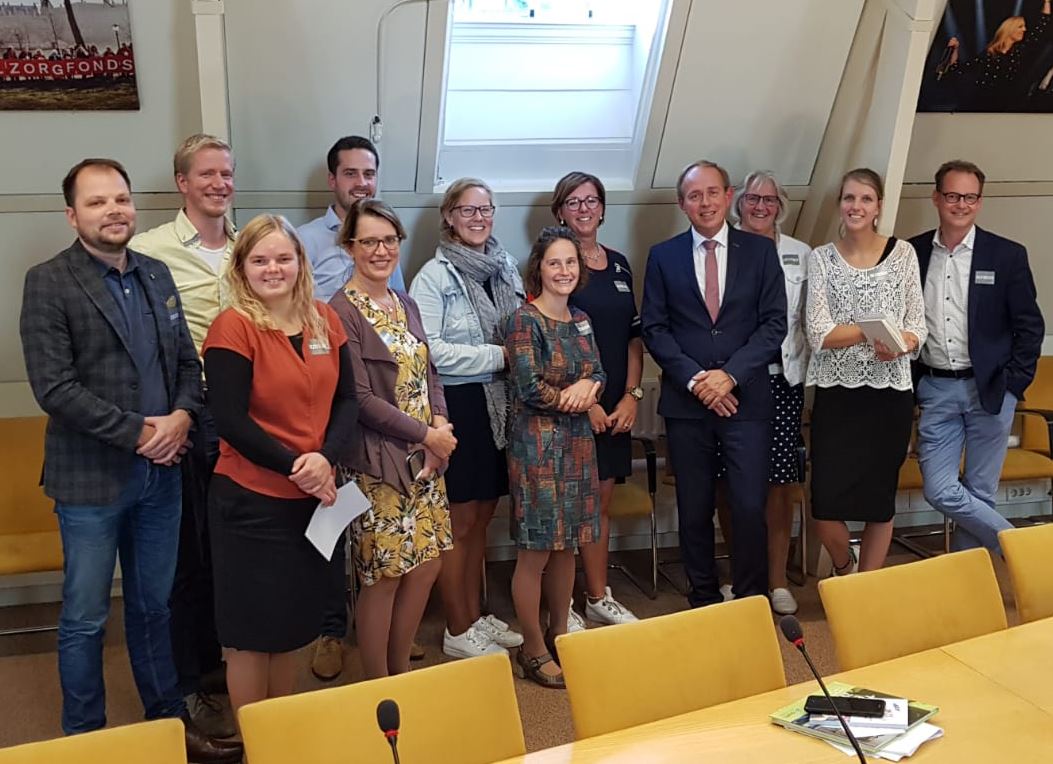 driestarma's tweet photo. Deelnemers van ons leiderschapsoriëntatietraject in gesprek met @keesvdstaaij. Vanuit welke drijfveer ben je de politiek in gegaan? Hoe werkt balans werk/privé? Wat doen reacties op social media met je? Dank, Kees, voor je inspiratie! Ook iets voor jou? https://t.co/MMDRaXNnVb https://t.co/uFHze0V3Kh