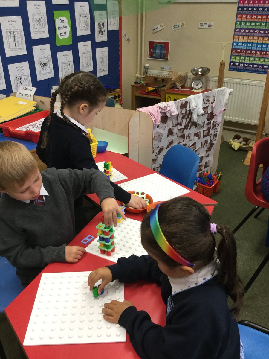 GoodlyburnPS's tweet image. This week Primary 1&apos;s number of the week has been 4. There has been lots of fantastic number work with recognising, sorting and counting whilst using numicon. @Numicon #numicon #developingstrategies #skills #learningthroughplay #activelearning