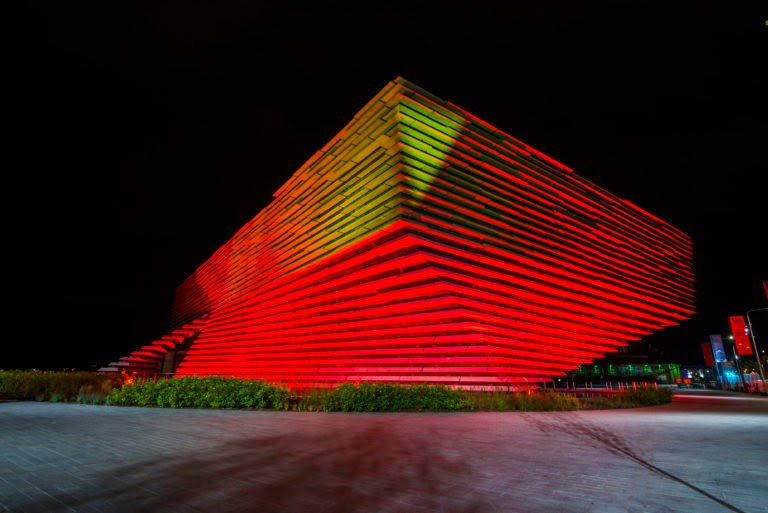 "Back in 2015, I had an idea of a light show being projected on to the V&amp;A when it was first going to open. From tonight, that wish will come true! 😀😂" #TheFutureWasPredicted #Dundee #DundeeCulture #3DFestival <a href="/VADundee/">V&A Dundee</a>