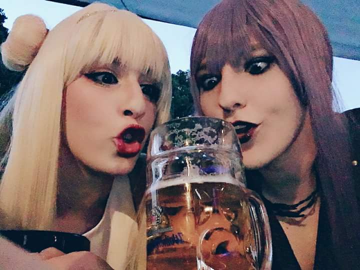 oojinoyume's tweet photo. ....
Akane....Mio....what are you doing? °-° °-°
#crazymaids #fun #beer #someonestopthem #hangover https://t.co/Lwe3myY6lQ