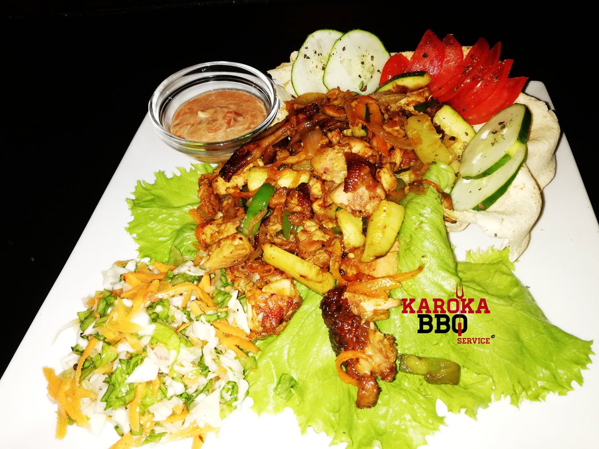 Karoka237's tweet photo. Tacos Alarm SUR COMMANDE (tel:674672040) composé votre propre tacos comme ça vous chante 🤤😋🥓🥩🌮😋
#YouNeedIt #KarokaBBQ #porktomahawk #cambuger #platano #yaoundé #cameroun #junkfood #tacoalarm #tacos #foodporn #guacamole #splendideats #sausage #saucisse https://t.co/77LYGft3mD