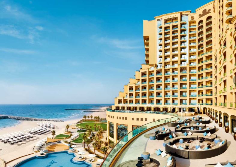 KuoniCambridge's tweet photo. #FRIYAY Free Upgrades? Why not.. Visit our new destination #Ajman staying at the 5* @FairmontAjman from £679pp Including flights #beach #passport #luxurytravel https://t.co/xPu9xIsGsa