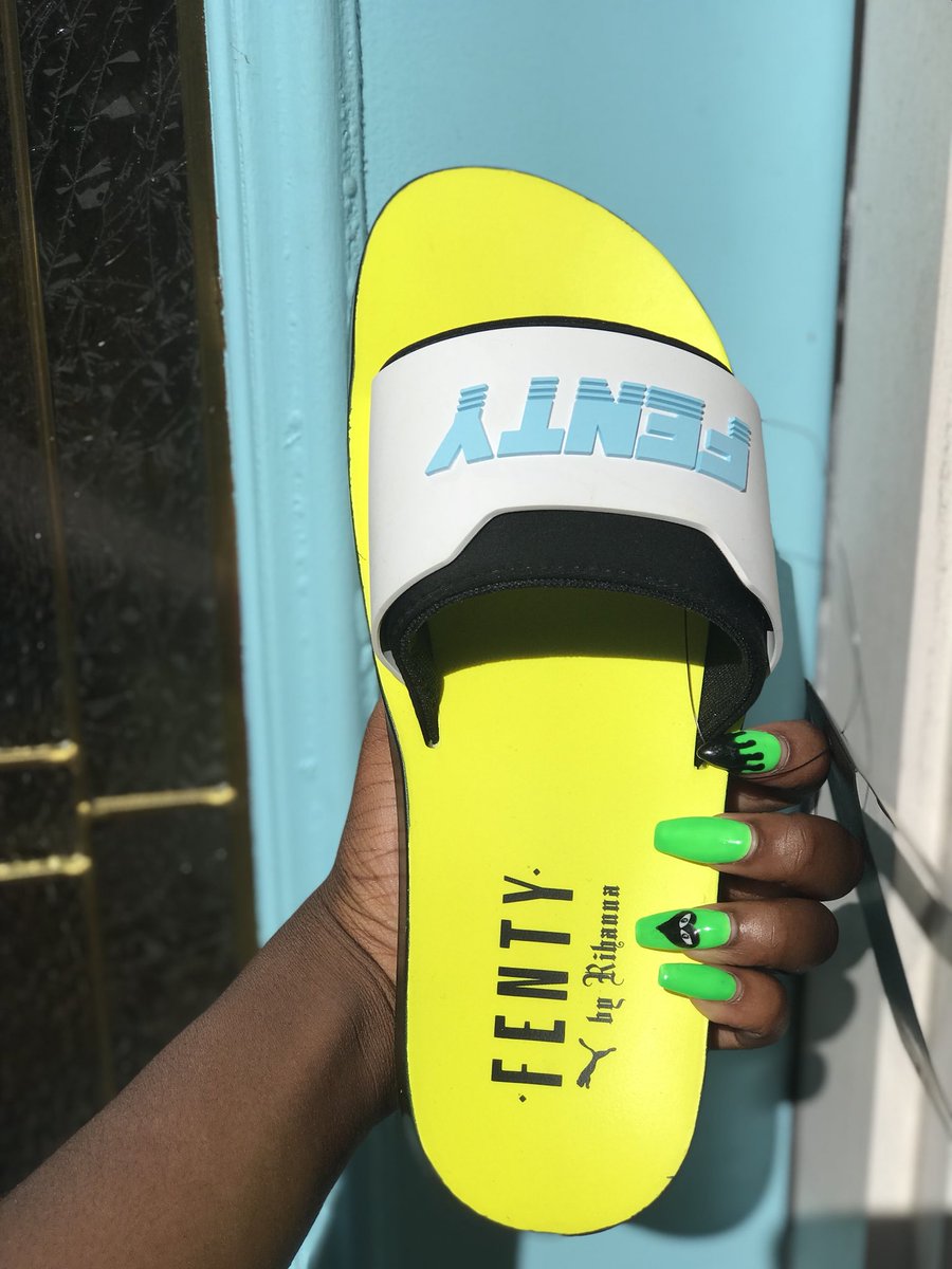 Yaz_km's tweet image. 😭😭😭in love can’t wait to wear @FENTYXPUMA @rihanna what do I have to do to model for you 😂💯