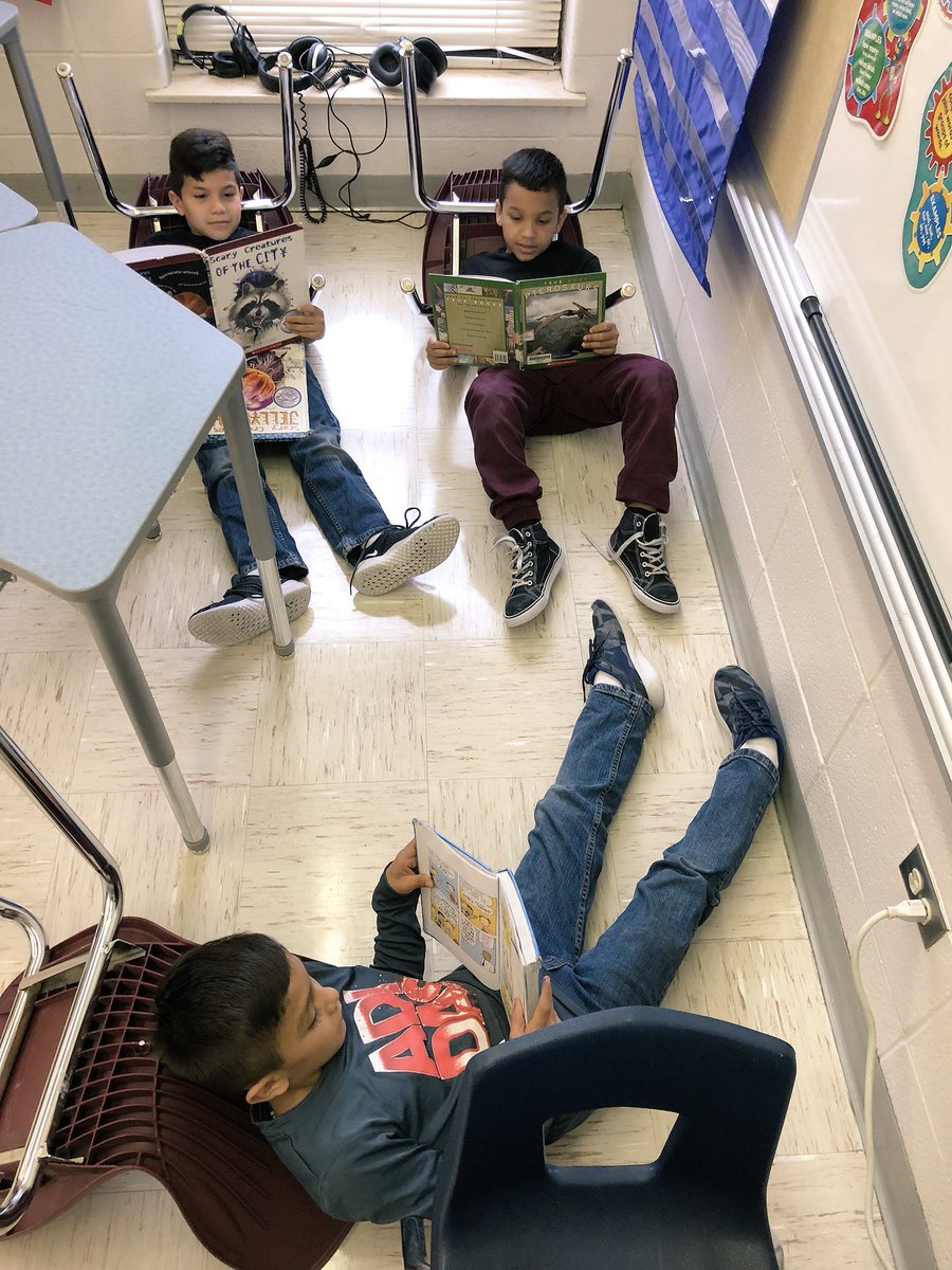 iMissGo's tweet photo. 3rd Grade Dual Language @LamarEagles love to read! #HEBRead3ReadIn #HEBRead3 #LiteracyStrong https://t.co/QRAj00lX4F