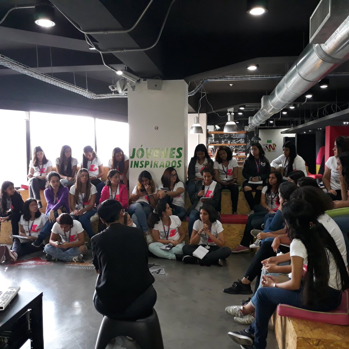 ChamaTech_'s tweet photo. #ChamaTechCamp2018 Día 1

Nuestras chamas aprendieron a construir una marca y la estrategia para comunicación en #redessociales

De la mano de Isbelt Venegas

En @WayraVE https://t.co/5p4bScsYNP