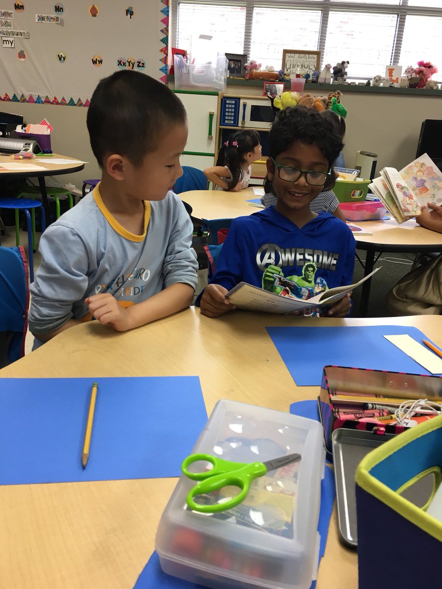 MsChalmers_cse3's tweet photo. Our first day of book buddies with our kinder friends! https://t.co/Yo73c6lHqk