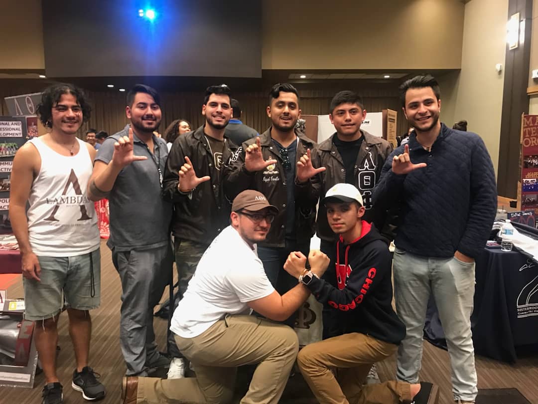 DePaulLambdas's tweet photo. Just some wholesome Lambdas posing for a photo 😁

S/o our @axlambdas Brothers Miguel Castro and Cris Beltran and @gtlambdas very own Jesus Del Toro for coming through to support at yesterday's Meet The Greeks! #GUtimes #Lambdas #BrownAndWhite #Since1975 https://t.co/33MhWhnnWm