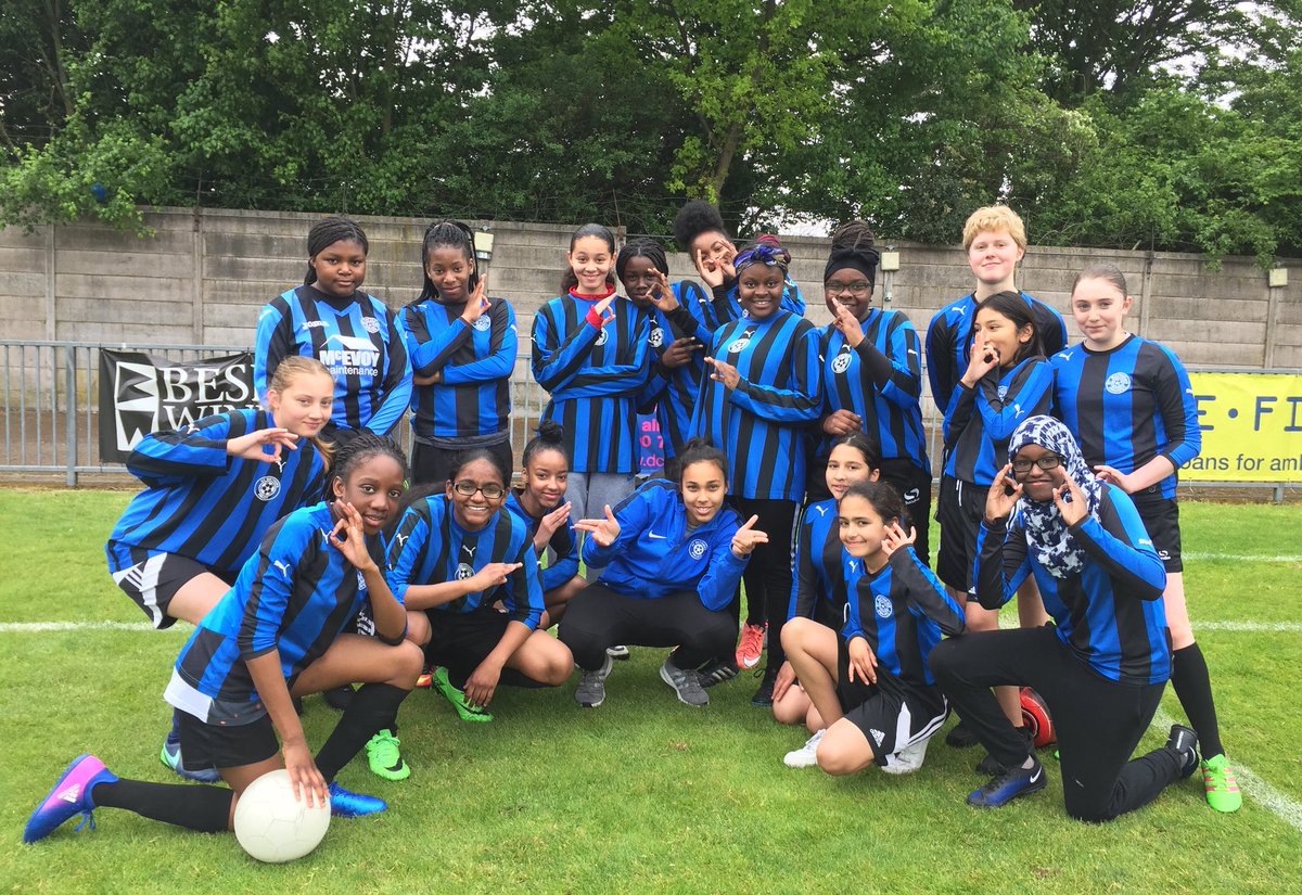 smpbrixton's tweet photo. SMFC Girls’ U17s - looking for girls in years 10, 11 &amp; 12! ⚽️🔵⚫️😀
@LaRetraiteSW12 @BishopThomasSLS @Dunraven_School @PE_CHEA @elmgreenschool @SCHSgdst @OasisSouthBank @TheLaurelsSW12 @egasport @lfoz76 @LCSYFL_Girls @YLcoop https://t.co/wrw4IZUB3u