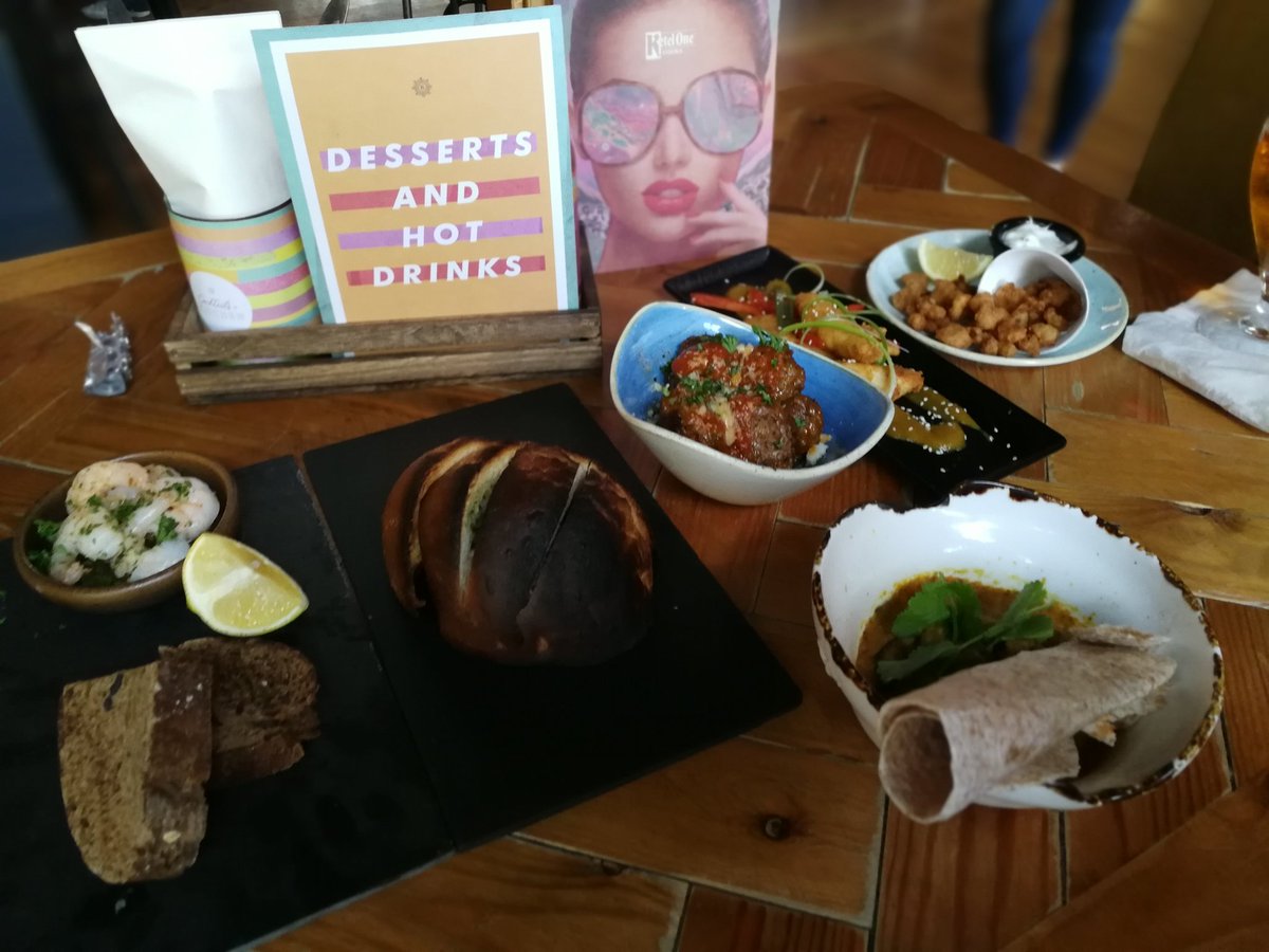 ArthurGHodgson's tweet photo. Lovely new food menu @RevolutionBars this is delicious and can't wait to sample more of it but, not a single pizza on the menu! WTF? #bringbackthepizza #periperichicken #throwback @RevSunderland https://t.co/5dWSsBAsag