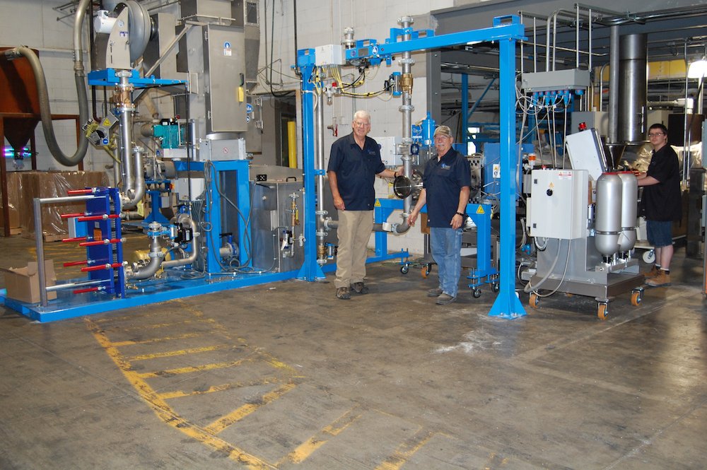BPCplastics's tweet photo. We've expanded our toll compounding business and increased annual capacity to 60MM lbs/year with start-up of new @ENTEK_extruders 73mm twin-screw compounding line - read latest news in @plasticstoday here:  https://t.co/N83NRJxaXF #compounding #extrusion https://t.co/PTlfztZRvK