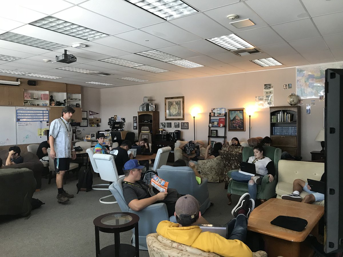 horizoncoyotes's tweet photo. Mr. Emmer's cafe style classroom creates the perfect environment for students to engage in classroom discussions and activities. Mr. Emmer is discussing some of the types of governments during history class. #changingourculture #summithighlight @summithsmtlions @DesertSandsUSD https://t.co/6jBpif7NcI