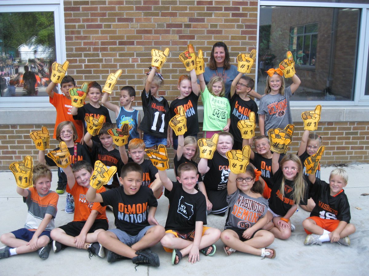 js_murphy66's tweet image. Homecoming 2018!  Go Demons!  Thanks to WHS for making these kids feels so special!  They love the cheerleaders, band, and football players! #washpride