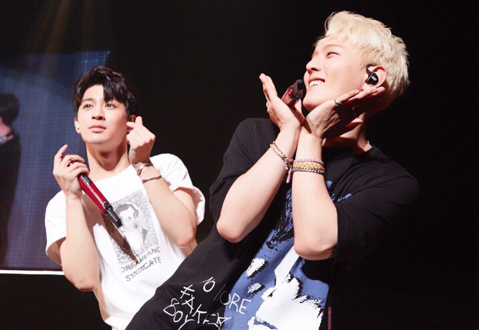amnddx's tweet photo. #iKONNIV3RSARY thank you for everything, really, e v e r y t h i n g https://t.co/VyNq6q857d