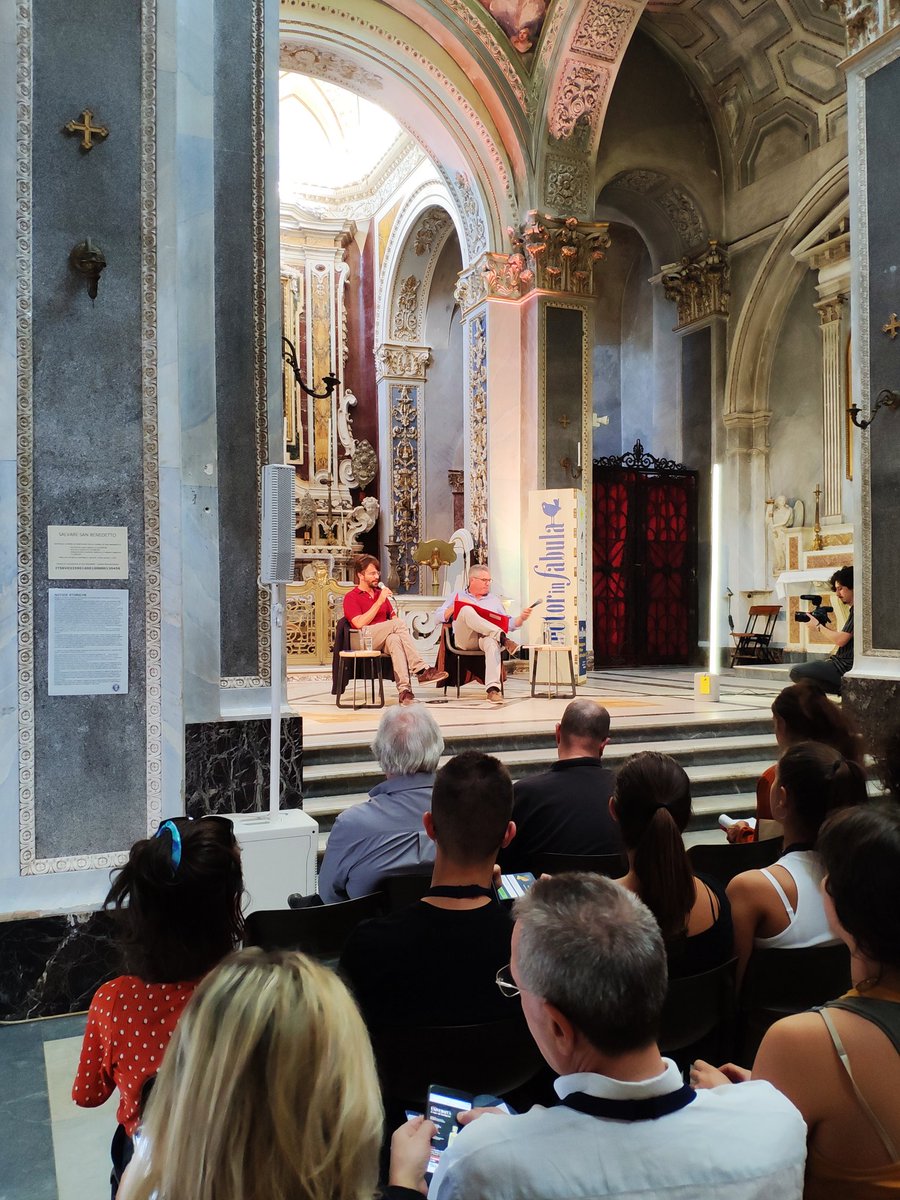 LectorFestival's tweet photo. #Nonsolodicosedamore 
@PietroDelSolda 
Ora a Lector in Fabula
#LinF18 https://t.co/W3KzlwbSUQ