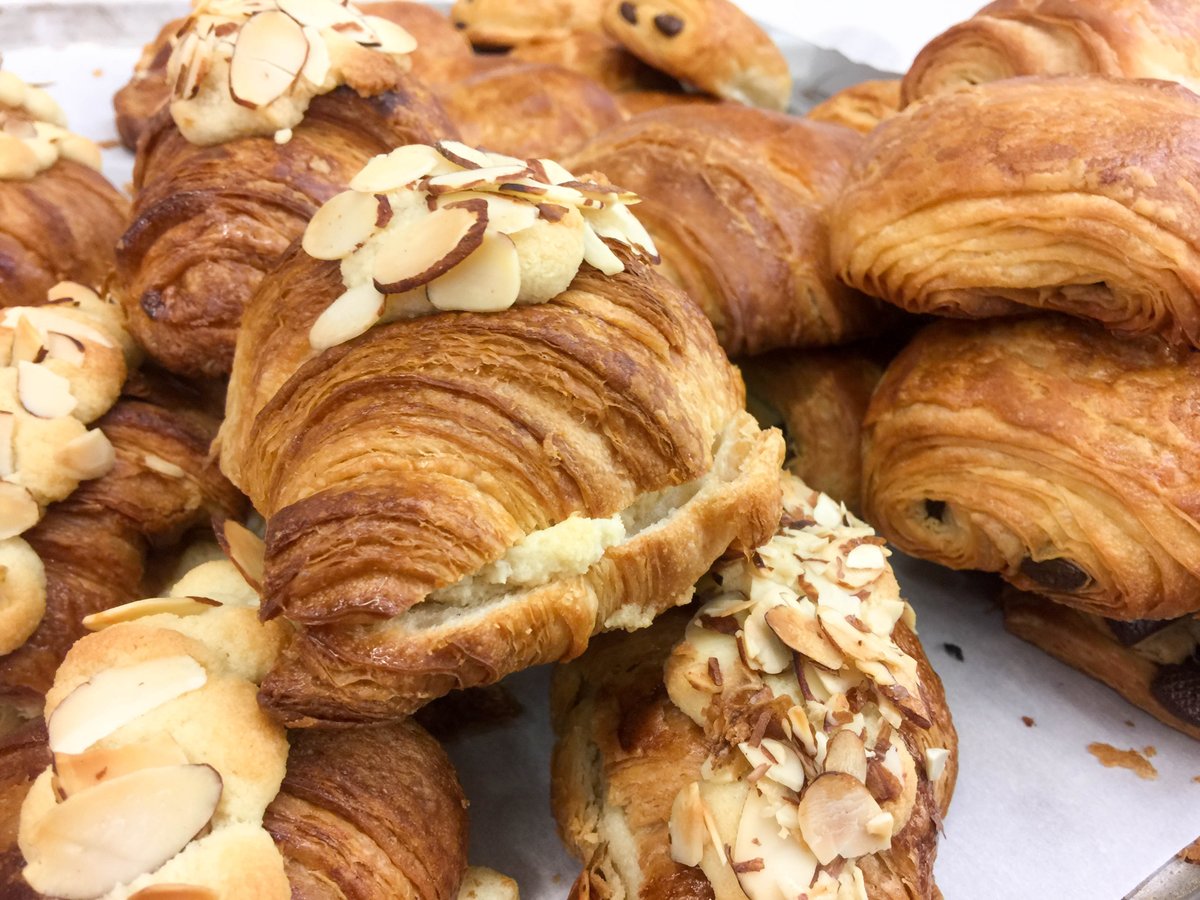 GBCCHCA's tweet image. Join us today, 11:20 a.m. - 12 p.m., for Bakery Café Lunch at 300 Adelaide St. E. Choose 3 freshly made items for only $7! #LunchWin #Toronto