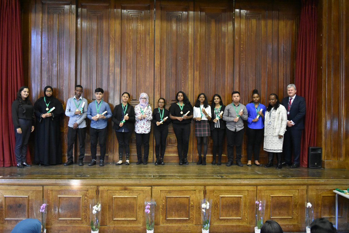AlpertonCS's tweet image. Fantastic Presentation Event yesterday @AlpertonCS. Many congratulations to all of our students for their excellent GCSE and A Level results! #GCSEs2018 #alevelresults2018