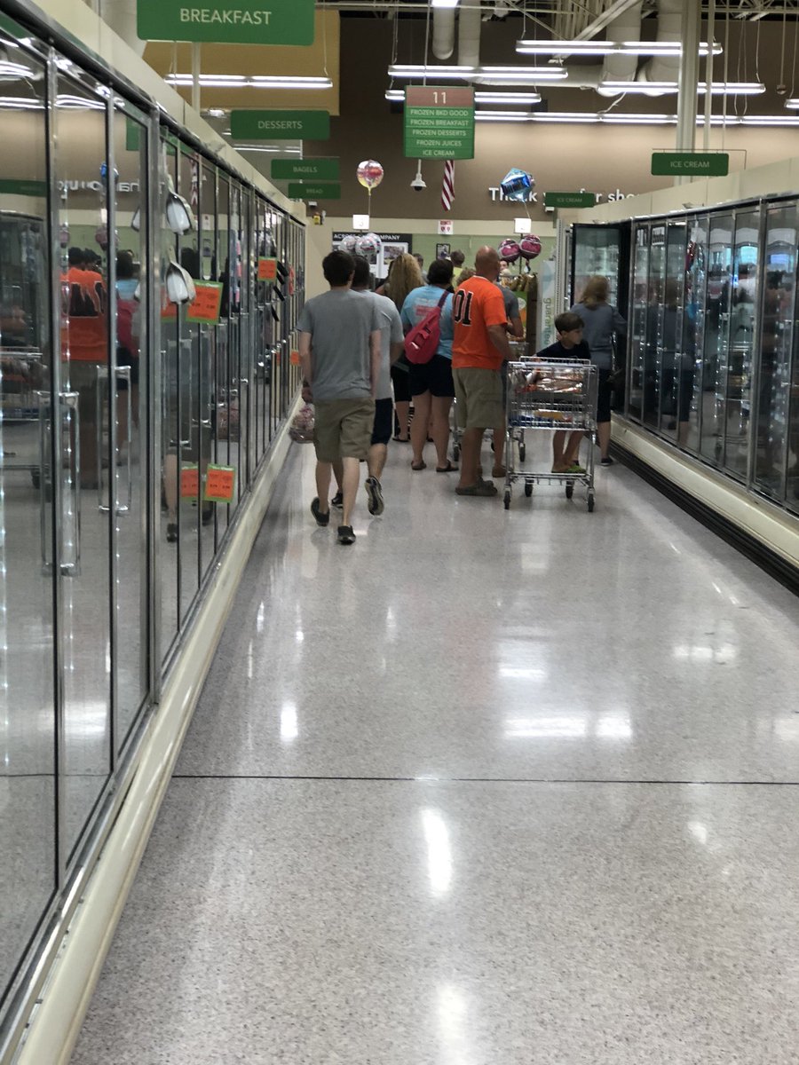 KlimRealtyONE's tweet photo. Only 30 mins to get through Express lane at Cane Bay Publix @943WSC @Live5News #scstormwatch https://t.co/0P7QEMMYue