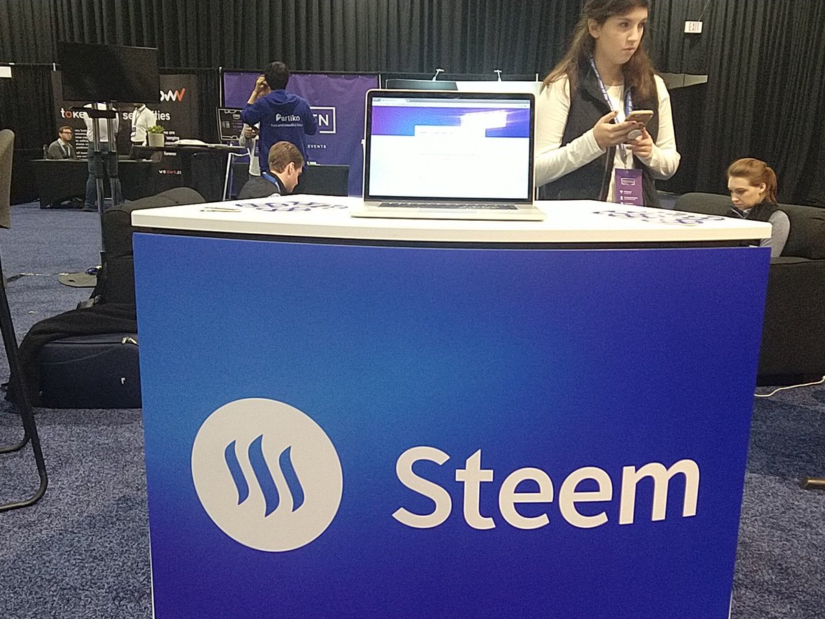 mildpr's tweet photo. Here at 2018 #TokenFest with #steemit https://t.co/qkjuDRkbcV