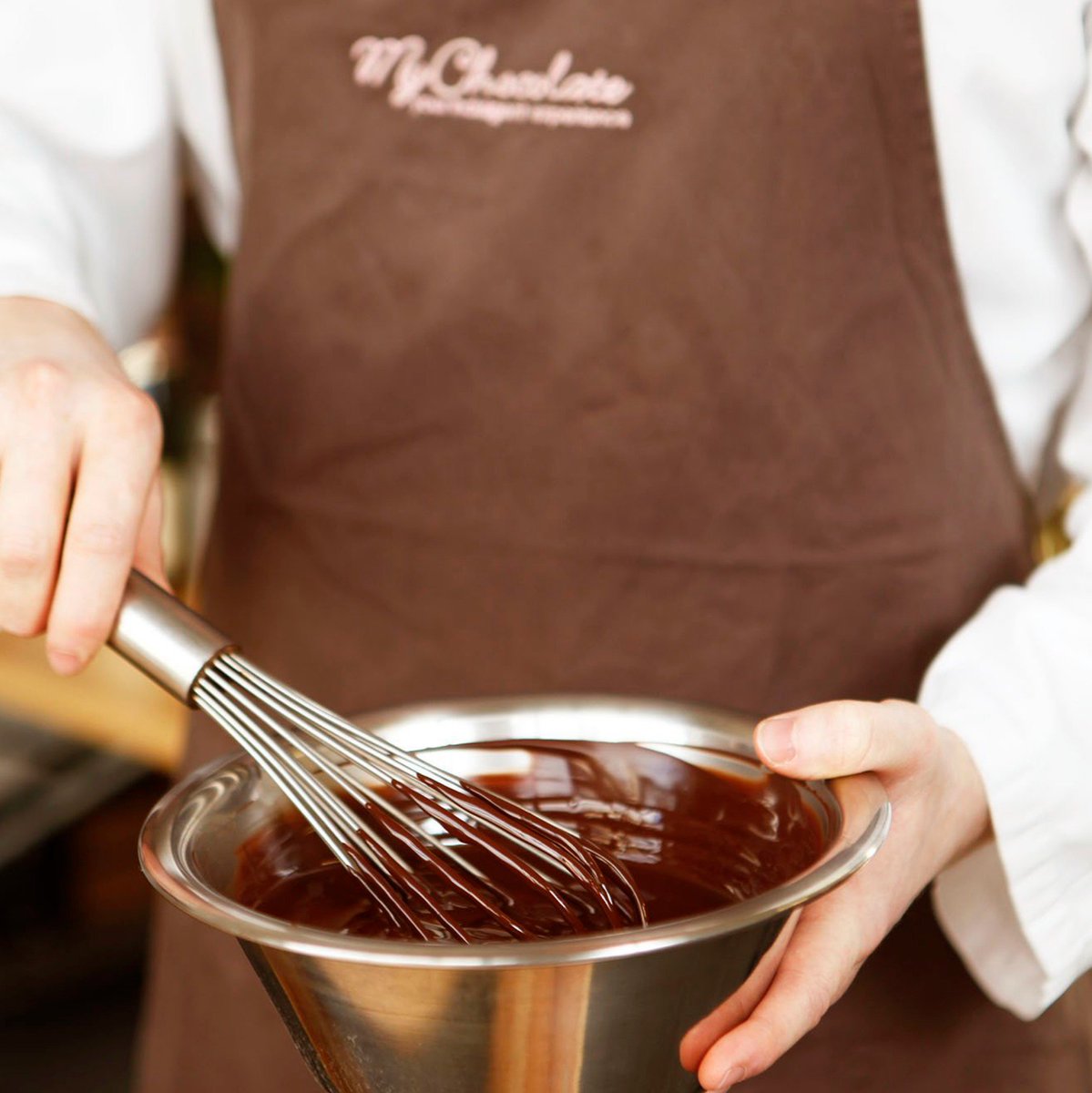 colabspacesuk's tweet image. Looking for some weekend activity ideas?

Get some friends and get yourself down to your nearest MyChocolate workshop in #shoreditch this weekend and #learn how to make a variety of #chocolate beverages, including chocolate martinis!

#creativity #lifestyle #art