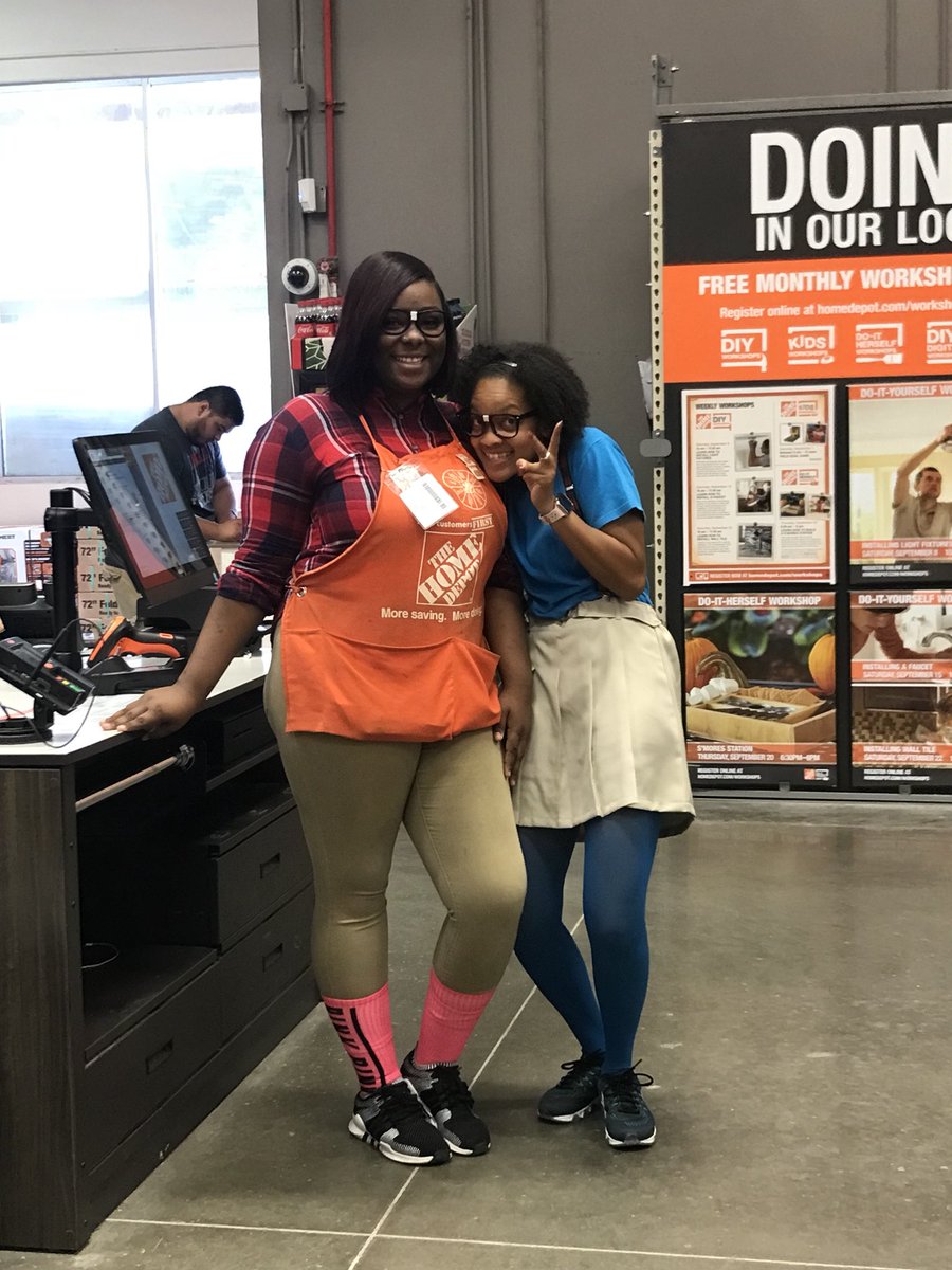 silverlakedepot's tweet photo. More Pics for #nerdday #SuccessSharingFun2018 @bliczwek @dontamcam @JillEkstrom02 https://t.co/OH1GHrOh7O