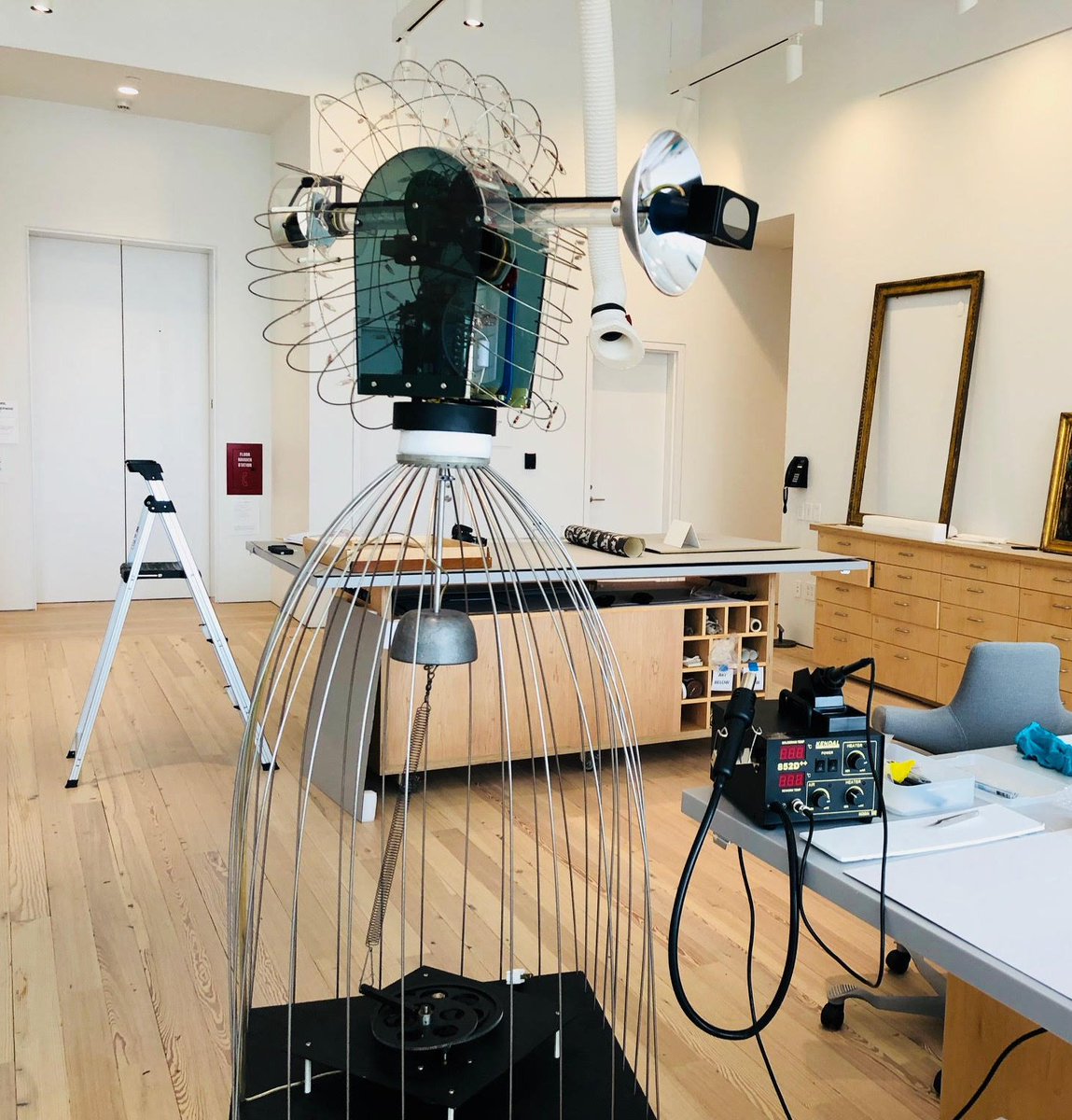 digitalrachel_'s tweet image. My NDSR blog post about my behind-the-scenes tour of the Whitney Conservation Labs: ndsr-pma.arlisna.org/2018/09/14/a-t… 

#ndsr #ndsrArt #whitneymuseum @small_data_ @whitneymuseum @farriswahbeh