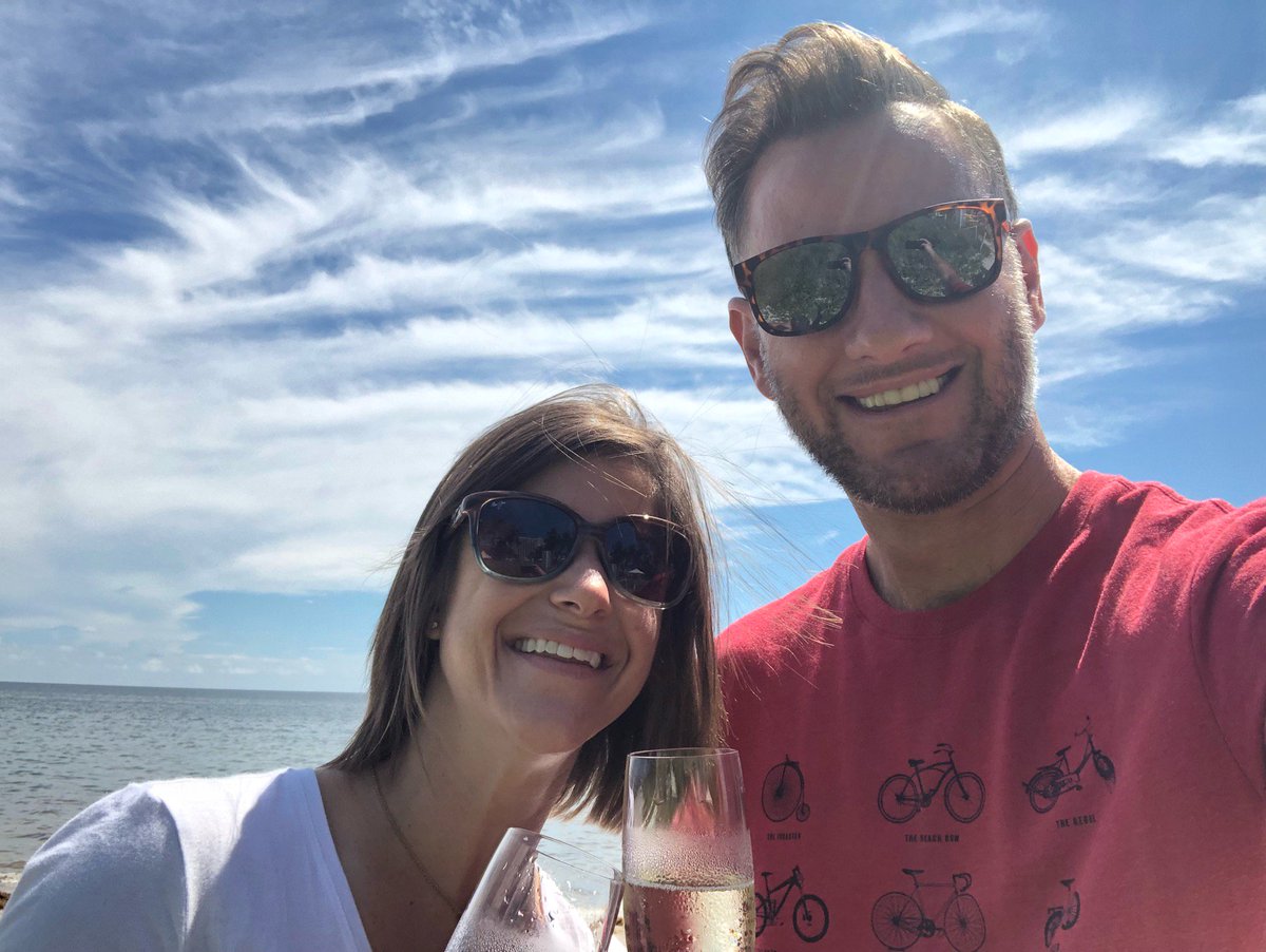 Greg__Berger's tweet photo. This does not suck. (@ The Ritz-Carlton Club Lounge in Key Biscayne, FL) https://t.co/SjcGPk8ZyB https://t.co/VzqlmL3va0