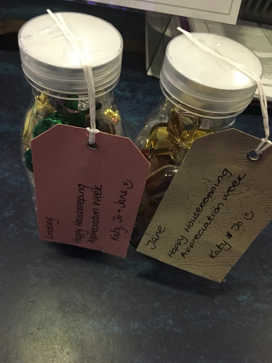 Thank you sweets on Friday <a href="/SDEBDD/">simon ewins</a> @WYBorn_Bred <a href="/hutch1979/">vicky hutchins</a> <a href="/elaine_newbold/">Elaine Newbold</a> #housekeepingappreciated 💜