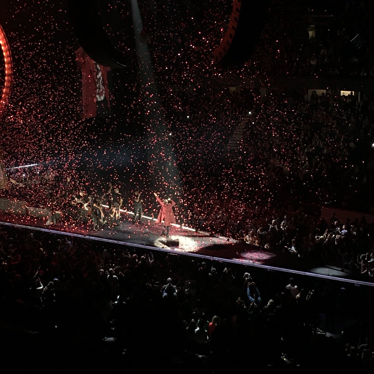KubedCreative's tweet photo. What a night. @samsmith #TheThrillOfItAll #yycnow #yycevents #calgary #tourismcalgary #travelalberta #concerts #samsmith https://t.co/r6px7fgG9e