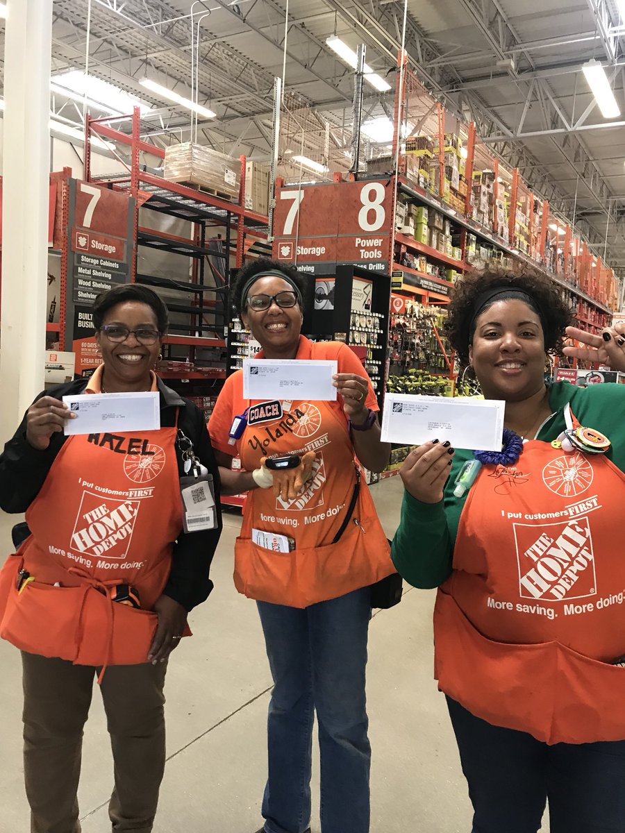 terryjean44's tweet photo. Happy campers with a little extra in their pockets! SSD275 @nate_knowles @troyer_paige @bobsaniga @HouleHeather @JonSturgis1 @Erin_K_Watson @HDHaar10  @sarahkukla @PaauweAlyssa https://t.co/Gg6num7iW7