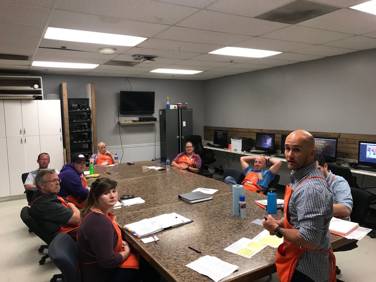 SJJ2270's tweet photo. A meeting of the minds... 🧠
#WhyWasntIInvited #MORMeetings
#LatePost #OpsStuff https://t.co/RqeiBTWrsf