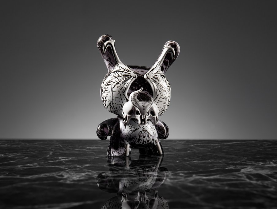 Kidrobot's tweet photo. Officially available online at https://t.co/wtxrfVxPWs in two color ways. The KR exclusive in black marble, limited to 250 pieces world-wide and the white kinstugi, limited to 1,000 pieces. #Kidrobot @JRYUART #jonpaulkaiser #ArcaneDivination #Azazel #Dunny #whatsyourfuturehold https://t.co/zza2odh2tB