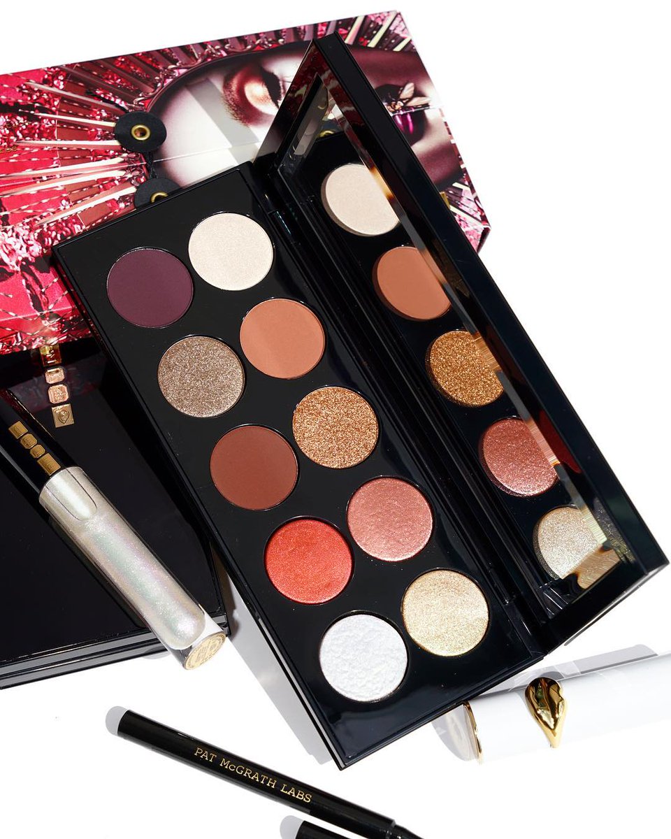 patmcgrathreal's tweet photo. STARSTRUCK by this SUBLIME #PMGLabLove via @beautylookbook featuring the SCINTILLATING #MothershipV #BronzeSeduction Eye Palette! ❤️❤️❤️ J’ADORE mon ami! xxPat https://t.co/7yf3Npmz6g