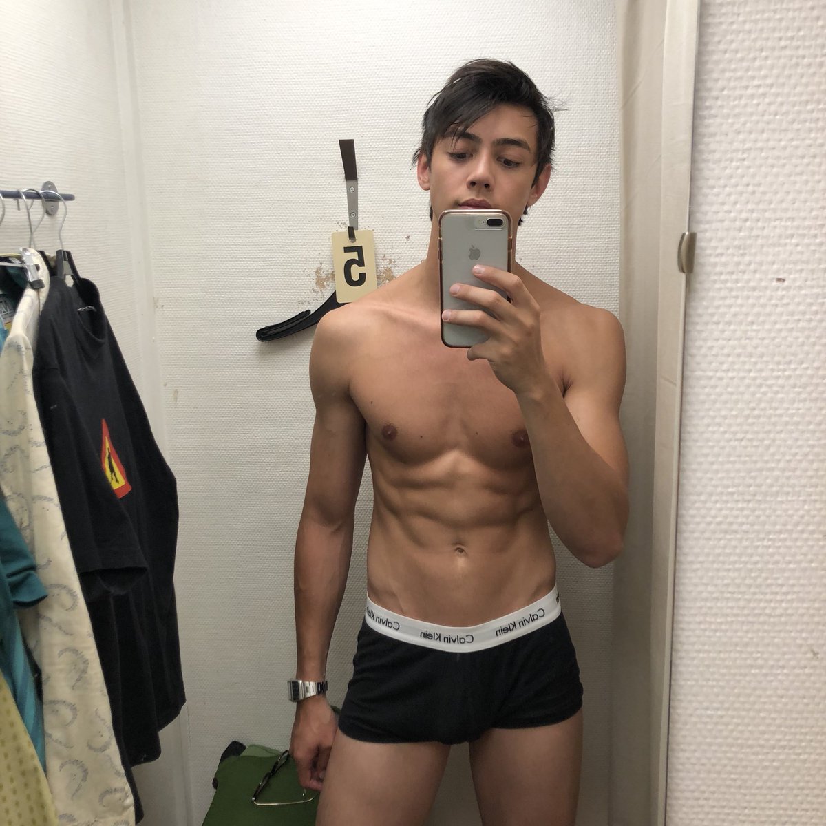 JamesJamesmafia's tweet photo. show me some love π #jakol #sop #bagtes #kantot https://t.co/qm5rV67Io9