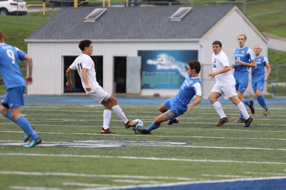 RockhurstQuarry's tweet photo. Slidin' into the weekend like... @john_pileggi9 

PC @CarterLange3 https://t.co/QBQ4xcXg1w