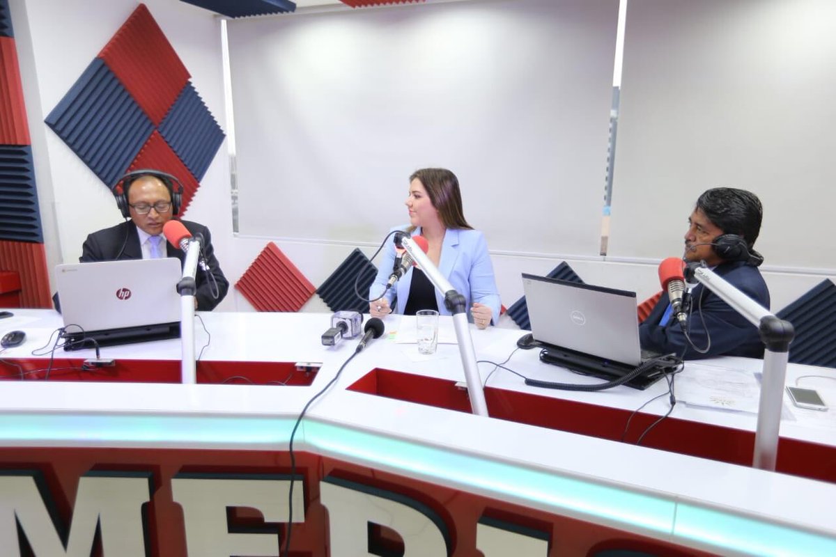 marialevicuna's tweet photo. Gracias a @RADIOAMERICAEC en Quito que fue matriz del enlace radial de este viernes, en el que pudimos compartir con la ciudadanía las actividades que venimos desarrollando desde el Gobierno de Todos
#LaViceEnMedios https://t.co/Zw57J0dBtE
