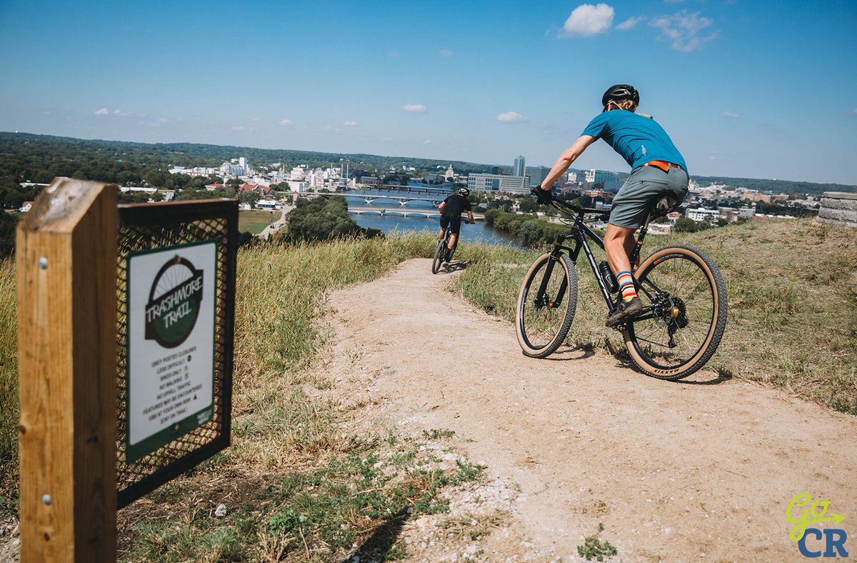 go_cedarrapids's tweet image. Did you hear the news? @CR_LC_SWAgency’s Mount Trashmore trails are now open to the public. Hike and bike the trails, then check out the view from the top! 🚴🏽♂️🏃🏼♀️ #goCR