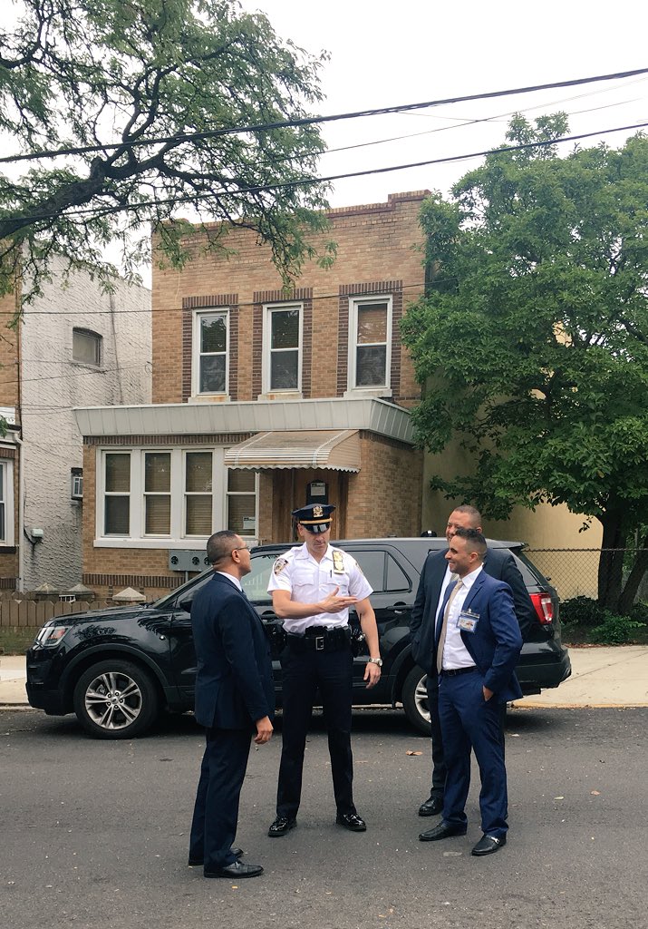 NYPD104Pct's tweet photo. The 2018 Imminent PAPAL visit of His Holiness Pope Tawadrous II to the USA. Stop Number 1 @NYPDQueensNorth St. Mary &amp; St. Antonios Coptic Orthodox Church in the #104PCT. #NYPDConnecting https://t.co/t10o4uXtPv